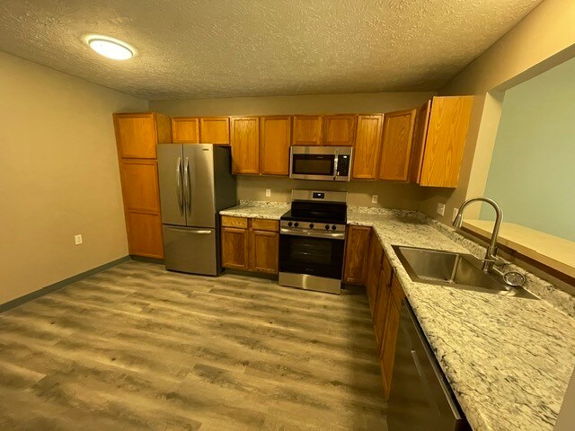 Building Photo - 2 bedroom 2 bath Condo