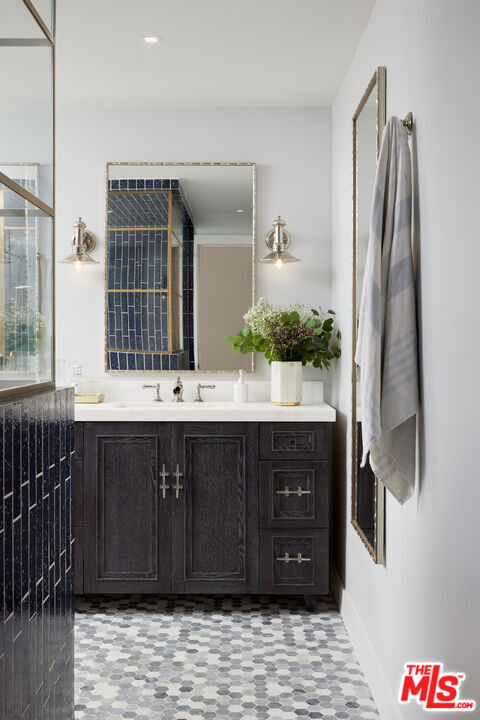 Building Photo - 204 Pearl Ave