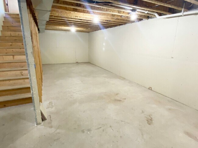 Building Photo - 2-Bedroom, 1-Bath Ranch Style Home - ADA C...