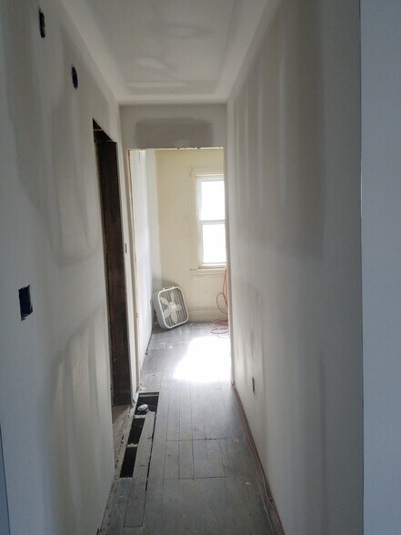 Building Photo - 1116 S Main St