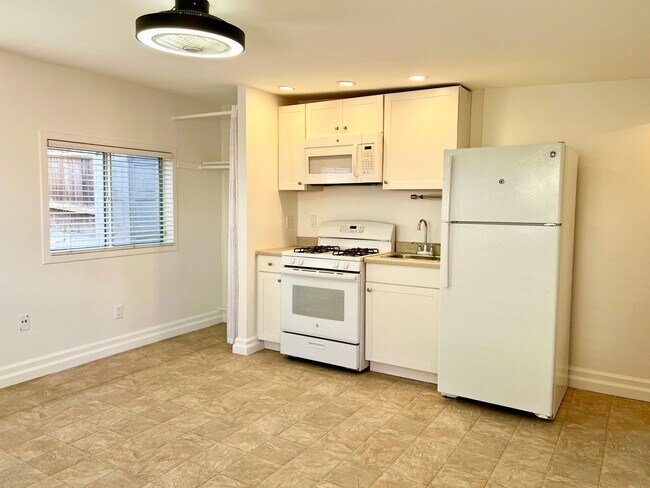 Building Photo - Studio in North Park - Freshly Painted, Co...