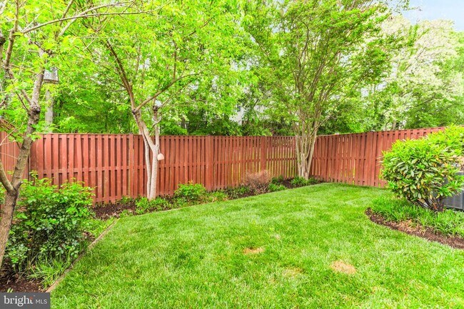 Building Photo - 2152 Millhaven Dr