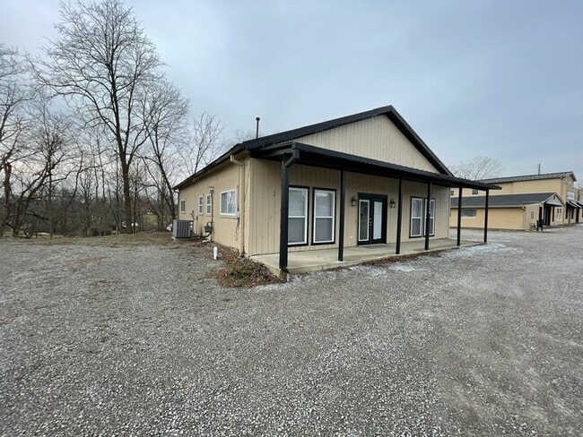 Building Photo - 18206 Shelbyville Rd