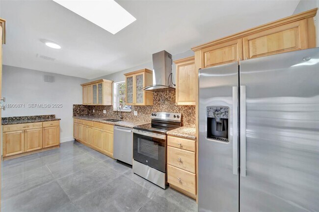 Building Photo - 840 NE 182nd St