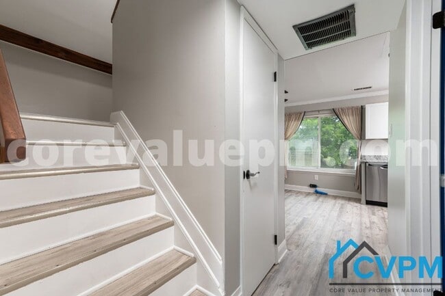 Building Photo - 1623 Fendall Ct