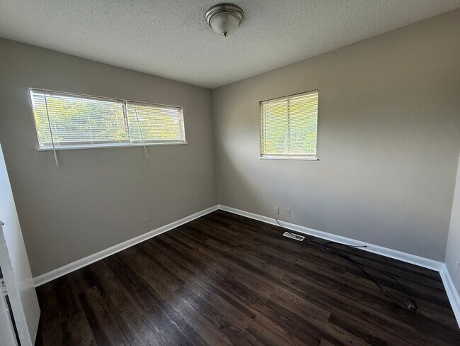 Building Photo - 3408 Glen Park Dr NW