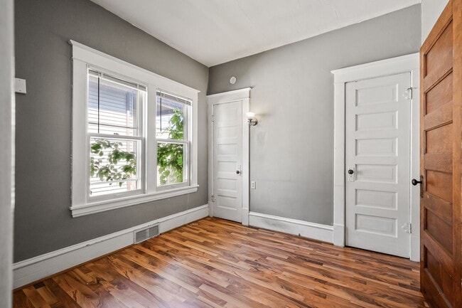 Building Photo - Incredible 5BD/2BA HGTV Remodeled Home nea...