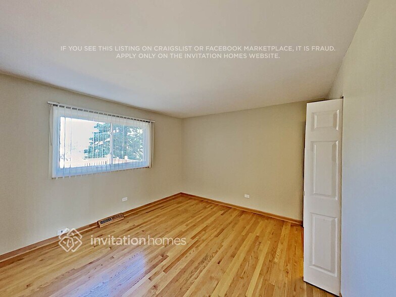 Building Photo - 13601 Cherry Ln
