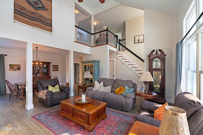 Building Photo - 2 Horizon Dr