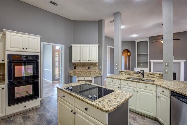 Building Photo - 2627 Bordeaux Dr