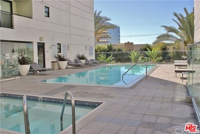 Building Photo - 1234 Wilshire Blvd