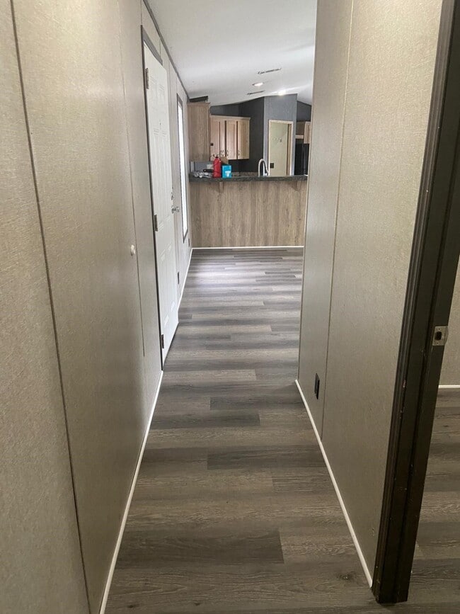 Building Photo - 16303 Dundee Rd