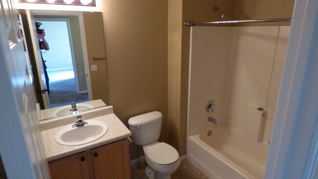 Building Photo - $0 DEPOSIT OPTION. CHARMING 3-BEDROOM HOME IN GREEN VALLEY RANCH WITH SPACIOUS LAYOUT & PRIME LOC...