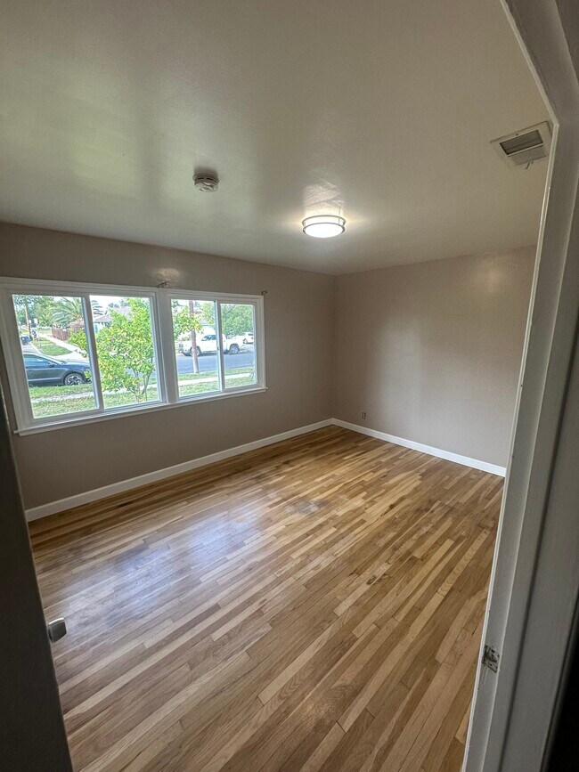 3rd Bedroom - 15526 Septo St