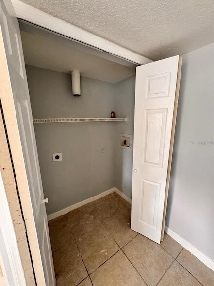 Building Photo - 722 Washington Palm Loop