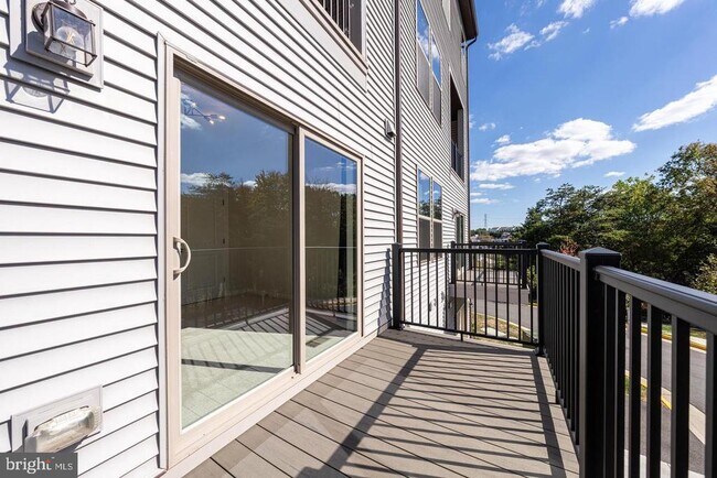 Building Photo - 13504 Innovation Station Lp