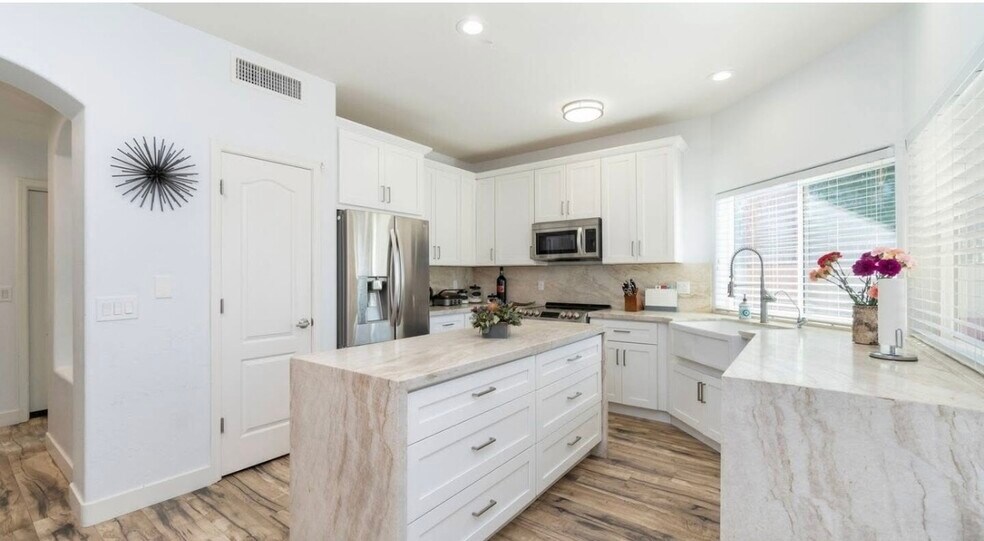 Building Photo - 21562 N 58th Ave