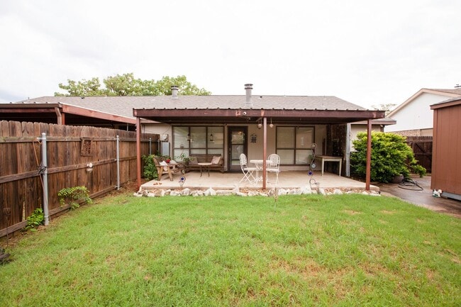 Building Photo - Gorgeous duplex in Euless
