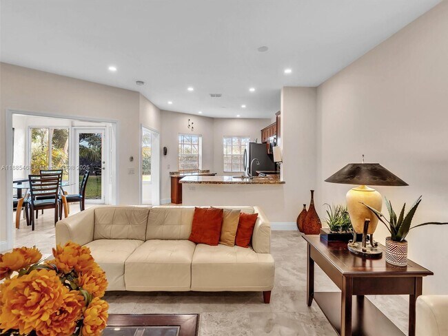 Building Photo - 6538 Via Regina
