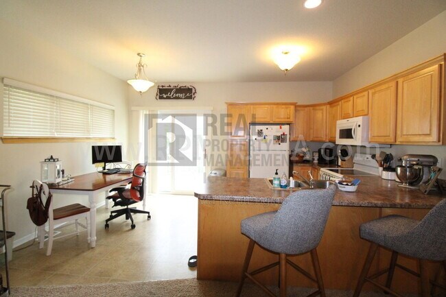 Building Photo - 1617 SW White Birch Cir