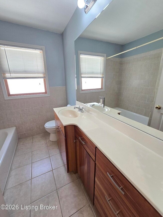 Building Photo - 3932 Kennison Ave