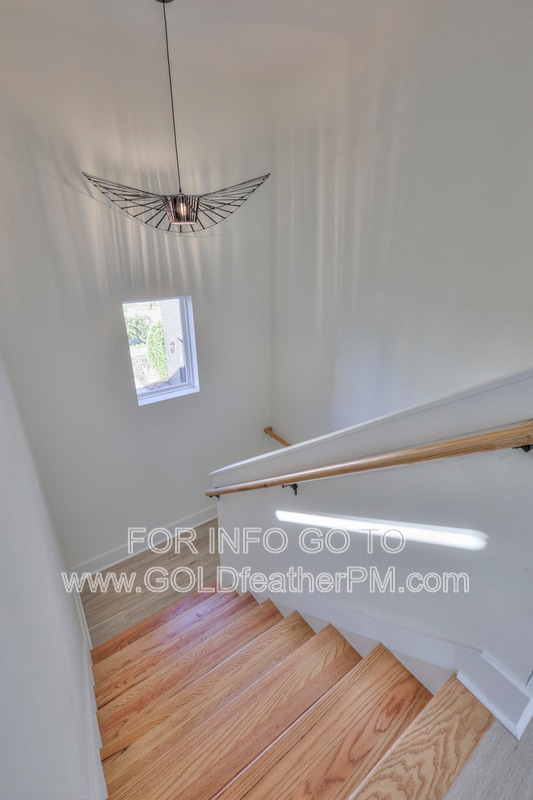 Building Photo - 402 E Trinity Ln