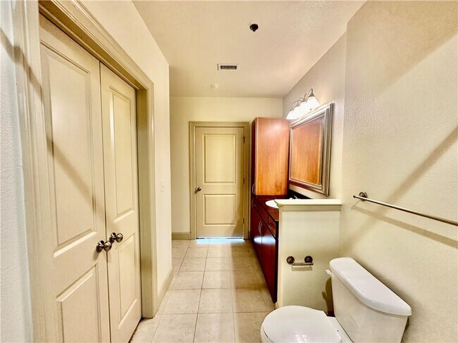 Building Photo - 3445 Stratford Rd NE