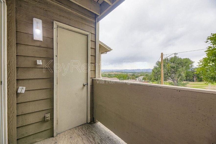 Building Photo - 2929 W Floyd Ave