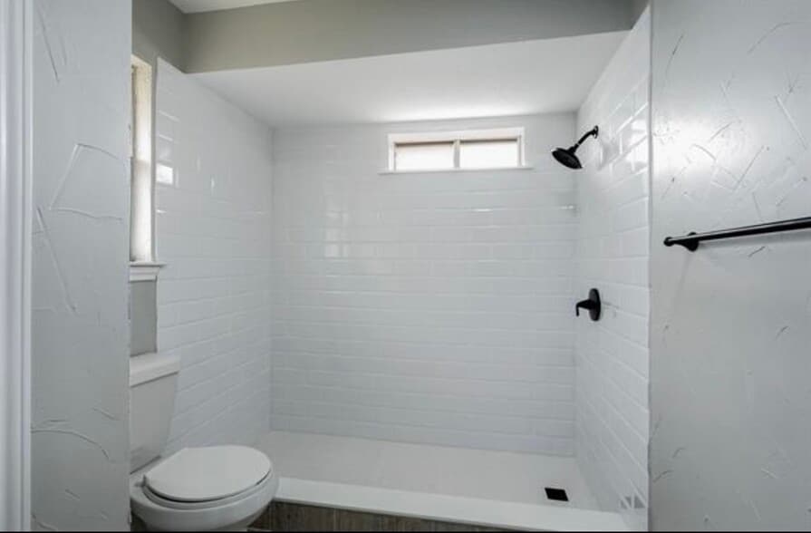 Master Bath - 1708 Tree House Lane