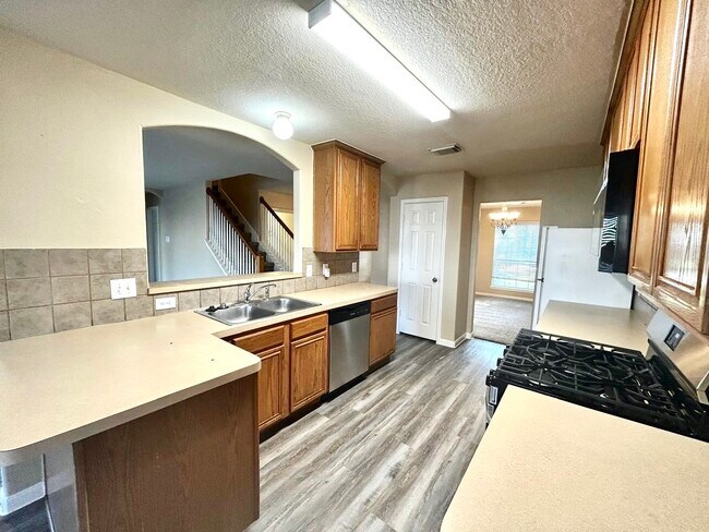 Building Photo - 5903 Llano Creek Dr