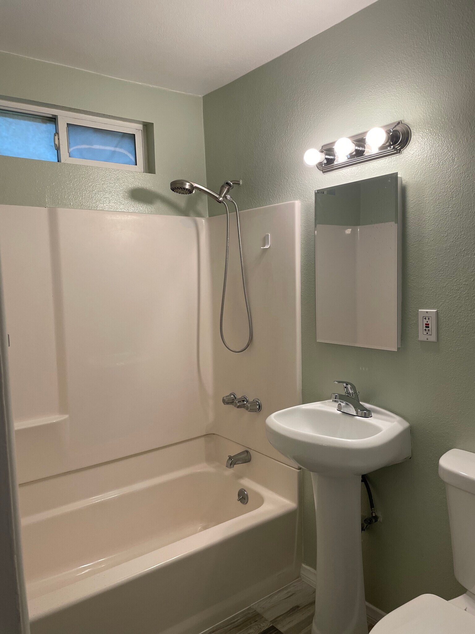 Building Photo - 3918 Christina Rd