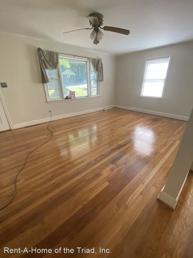 Building Photo - 3 br, 1 bath House - 2111 Maywood Street