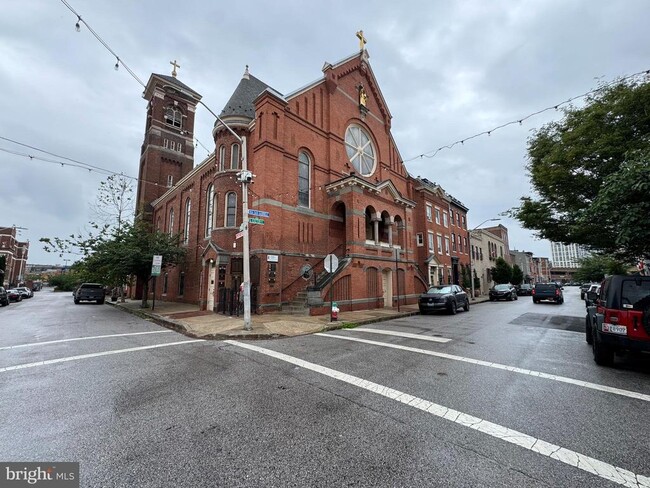 Building Photo - 1008 Stiles St