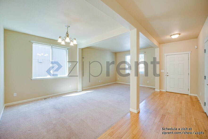 Building Photo - 2344 Pleasanton Ct SE