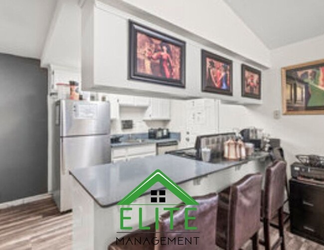 Building Photo - Charming 3-Bedroom Duplex in North Highlan...
