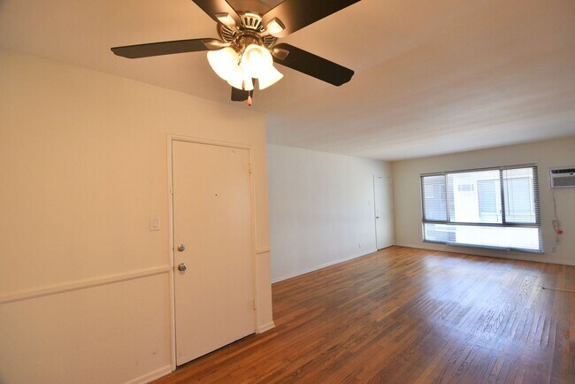 Building Photo - 5103 Cahuenga Blvd