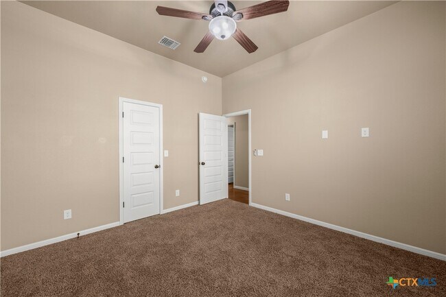 Building Photo - 314 Pointer St