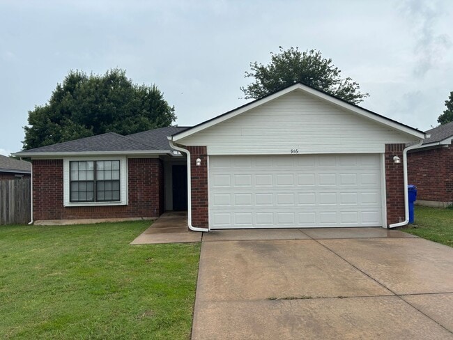 Primary Photo - Wonderful 3 Bed 2 Bath Home in Norman