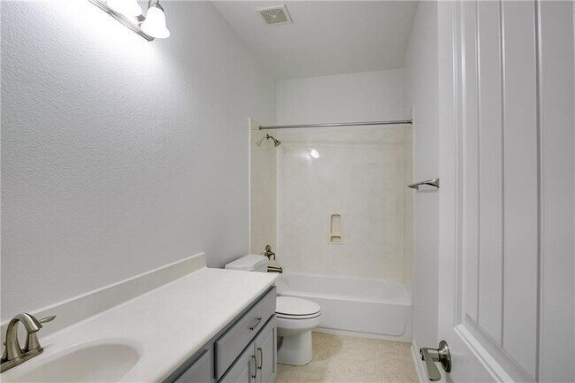 Building Photo - 401 Ridgetop Bend