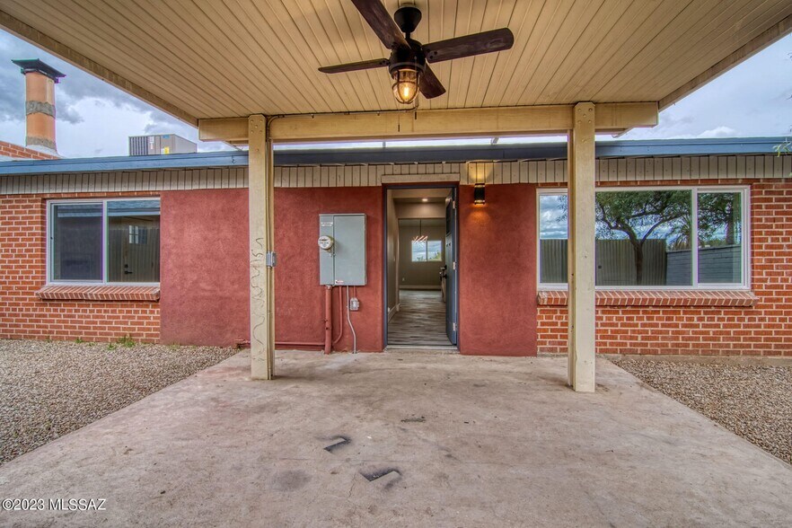 Building Photo - 892 E Glenn St