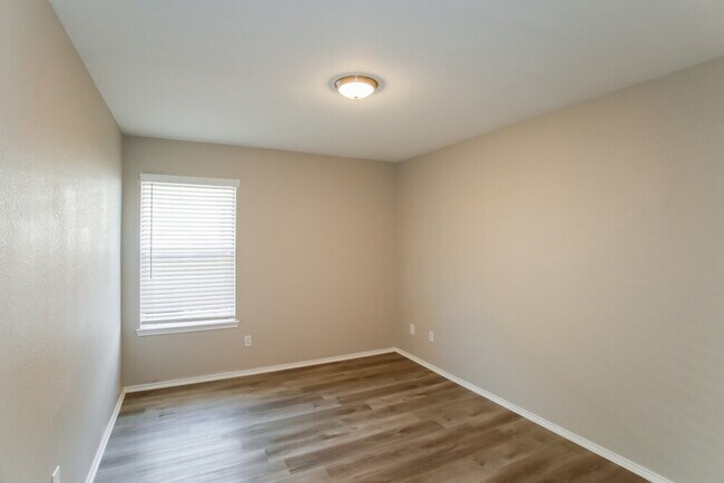 Building Photo - 1304 Barrel Run