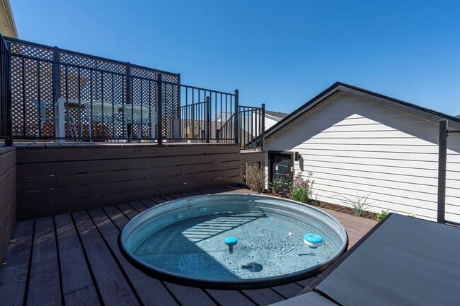 Building Photo - 6208 Perlita Dr