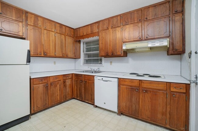 Building Photo - 3 bdrm, 2 bath home near Emory and the CDC