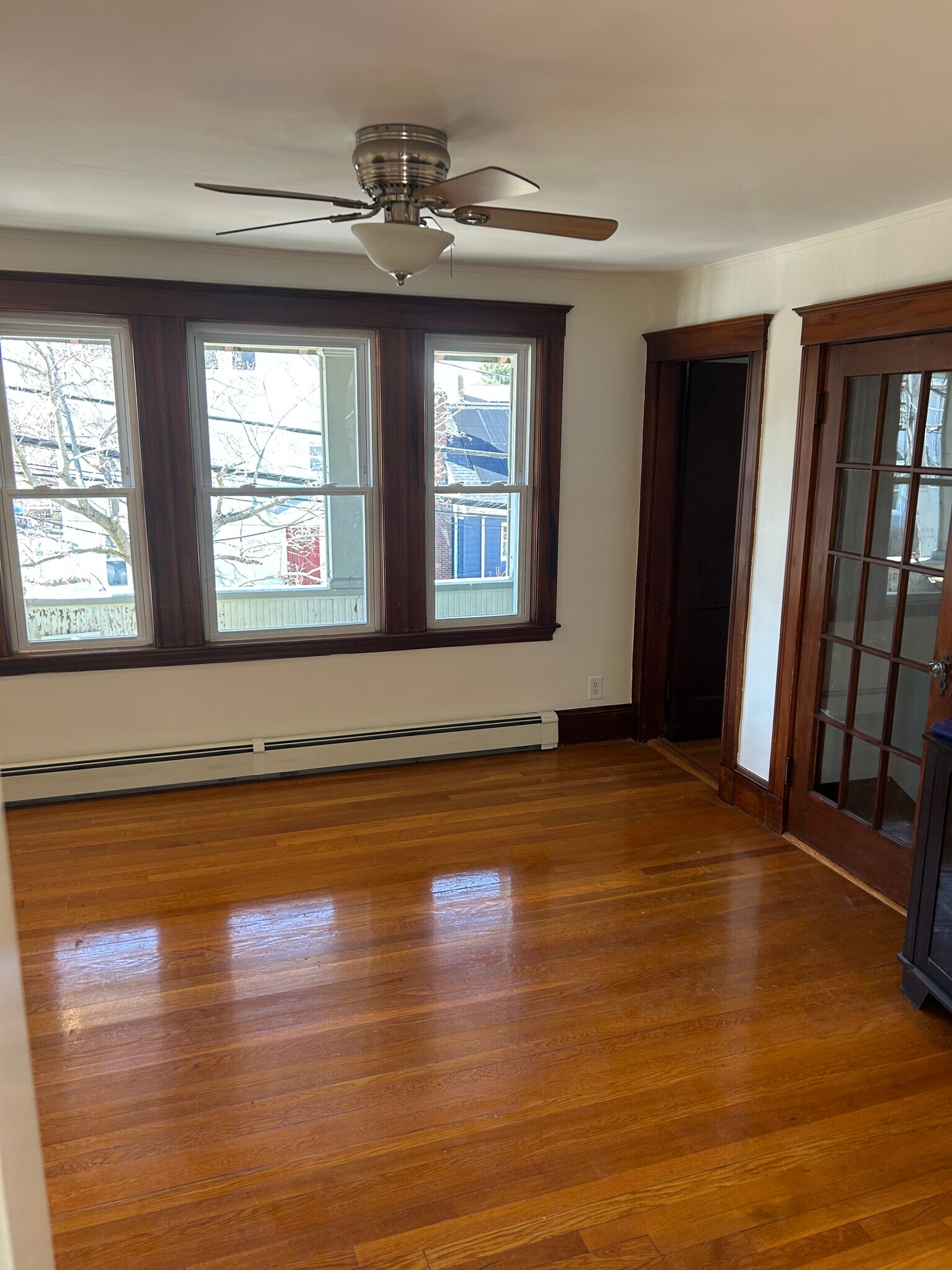 Building Photo - 91 Dustin St