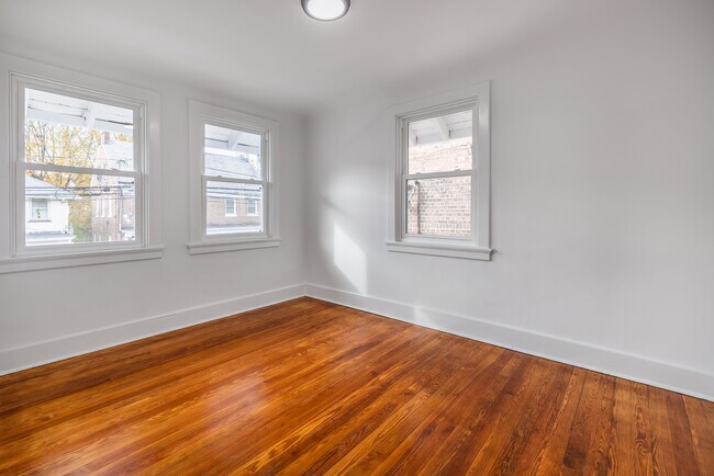 Building Photo - 400 East Ave