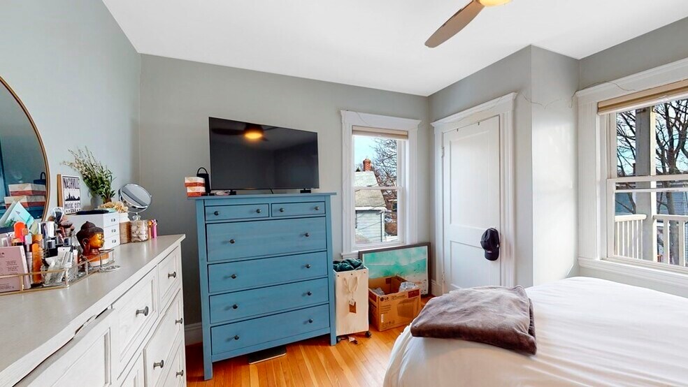 Building Photo - 304 Lamartine St