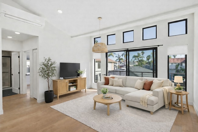 Building Photo - Brand New Construction – 3 Bed / 2 Bath Duplex Home in Normal Heights