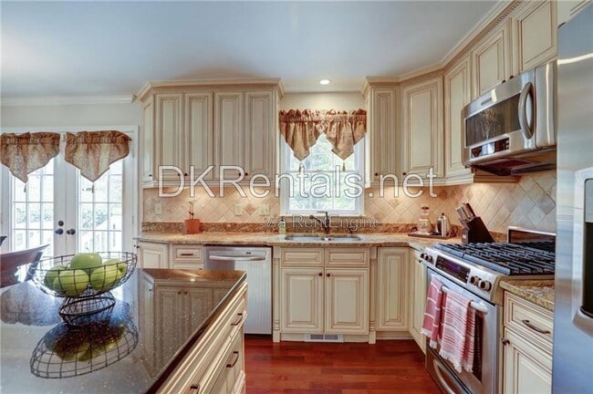 Building Photo - 4492 Coventry Way NE
