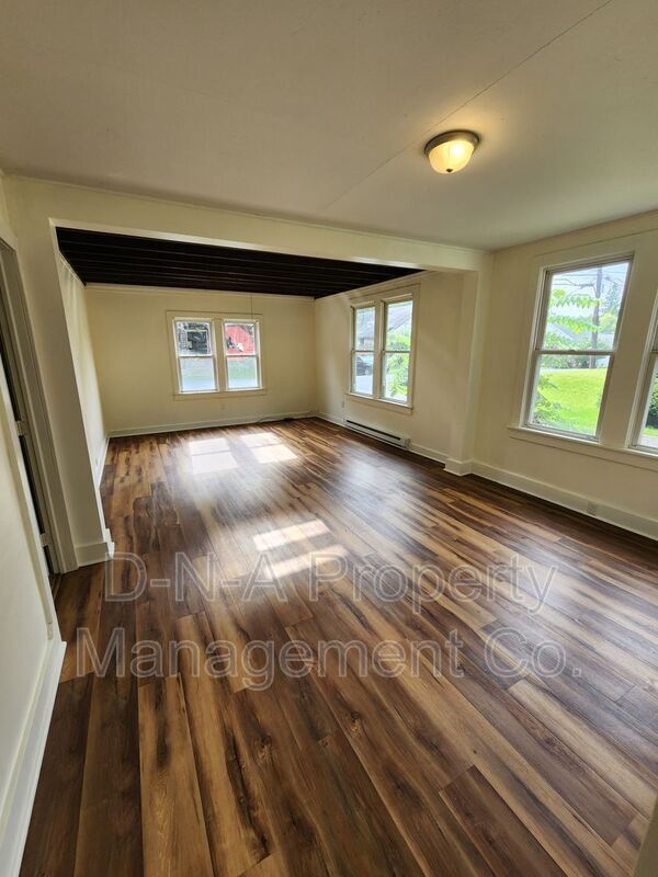 Building Photo - 2427 PA-390