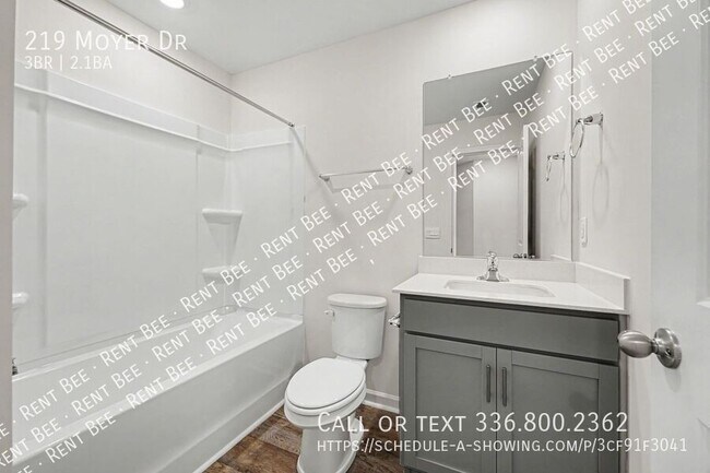 Building Photo - 219 Moyer Dr